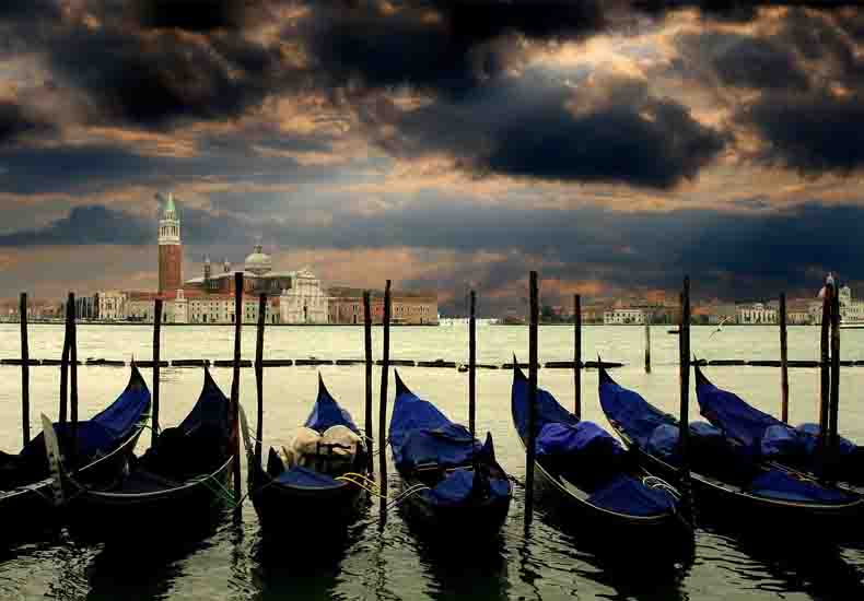 venice Film Festival without stars? But with nazi-scandal films!