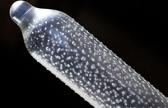 Studded condom in Vietnam – symbolic image linked to the USAID contraceptives scandal and debates on women’s rights.